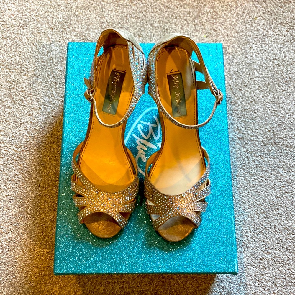 Blue by Betsey Johnson SB Sweet Pump (Size 6), Champagne